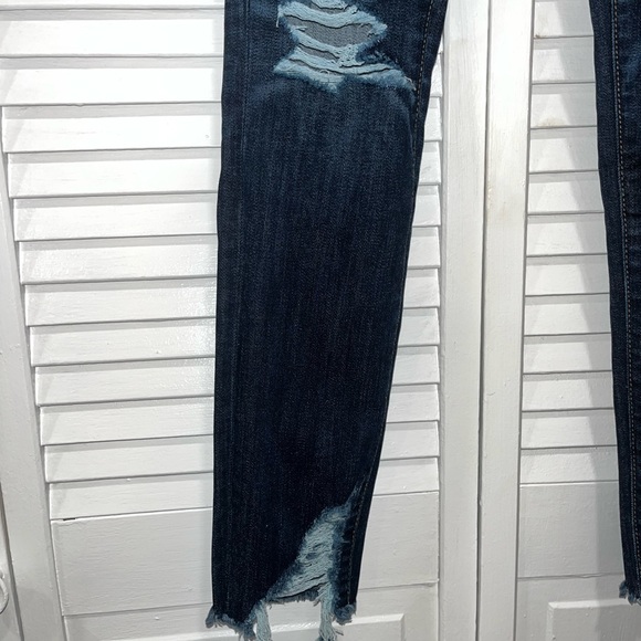 American Eagle High Rise Dark Wash Distressed Crop Jeggings NWT — 6L - Picture 3 of 8